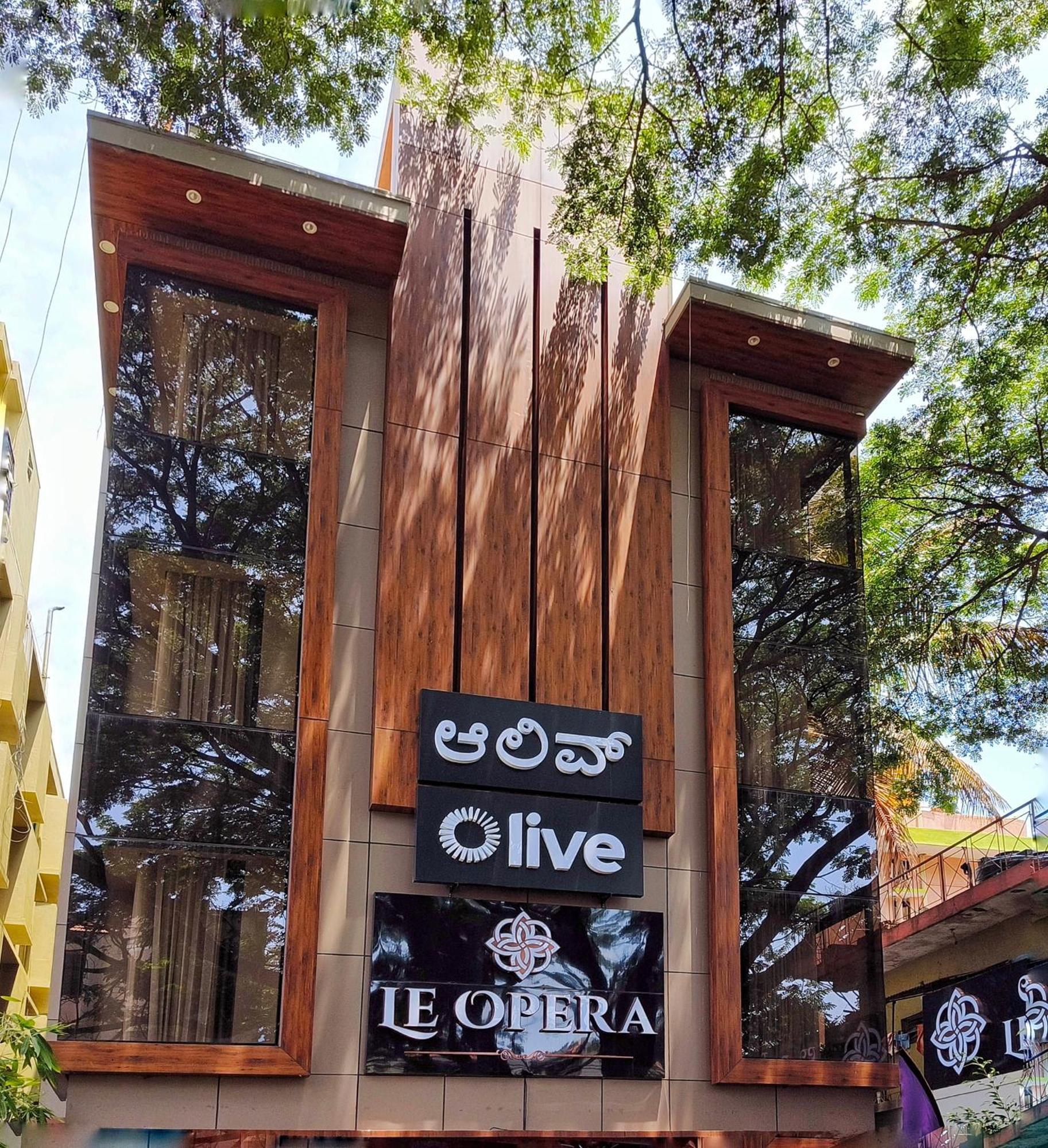 Olive Hotel Le Opera By Embassy Group Bangalore Extérieur photo