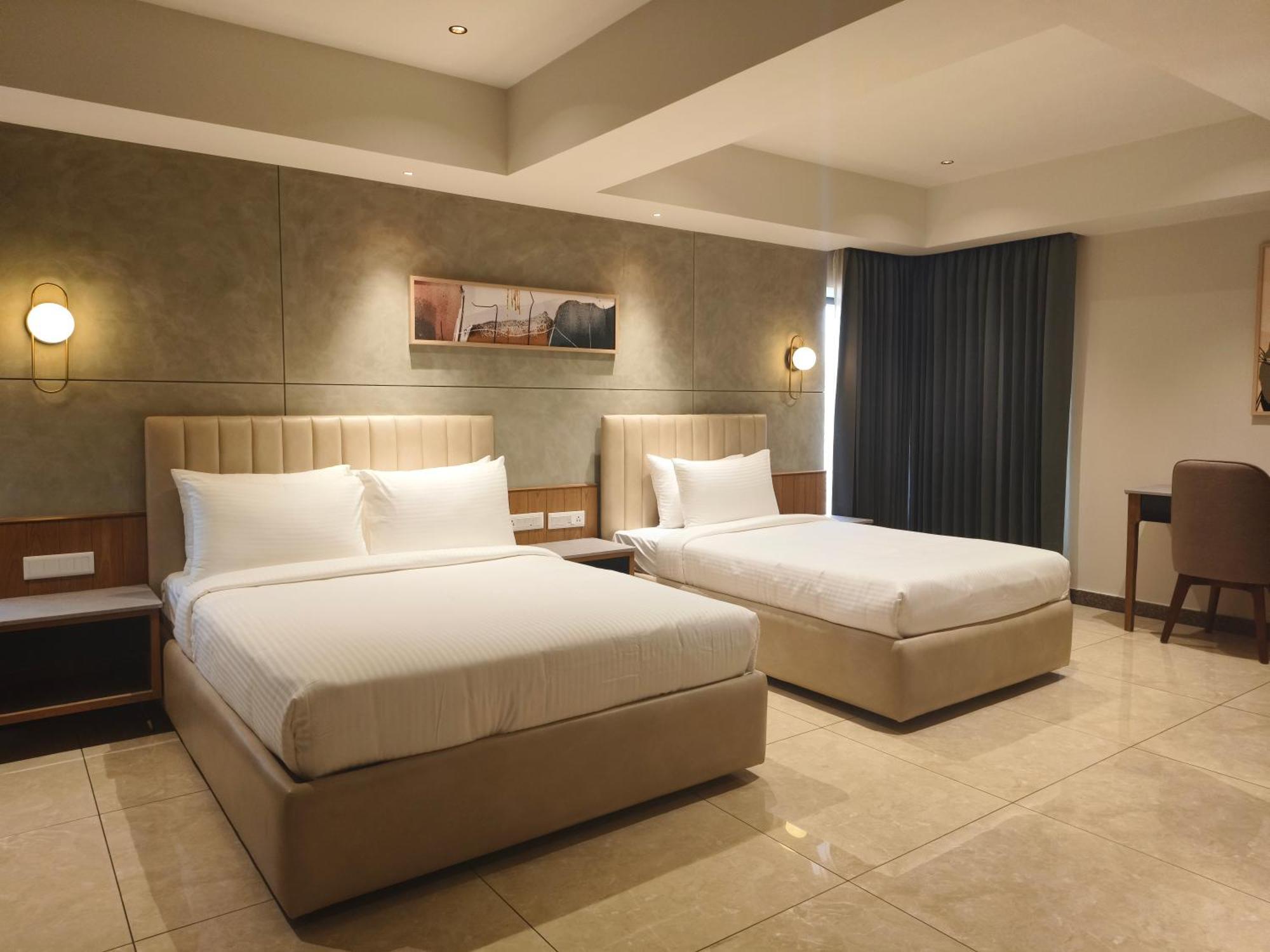 Olive Hotel Le Opera By Embassy Group Bangalore Extérieur photo