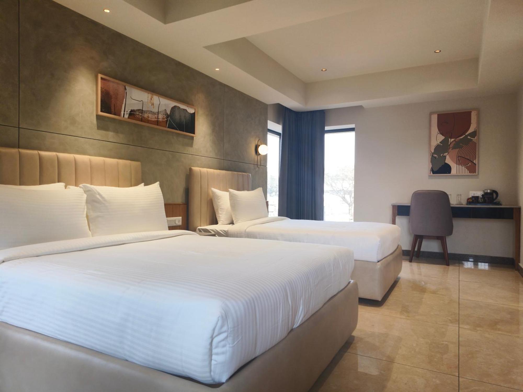 Olive Hotel Le Opera By Embassy Group Bangalore Extérieur photo