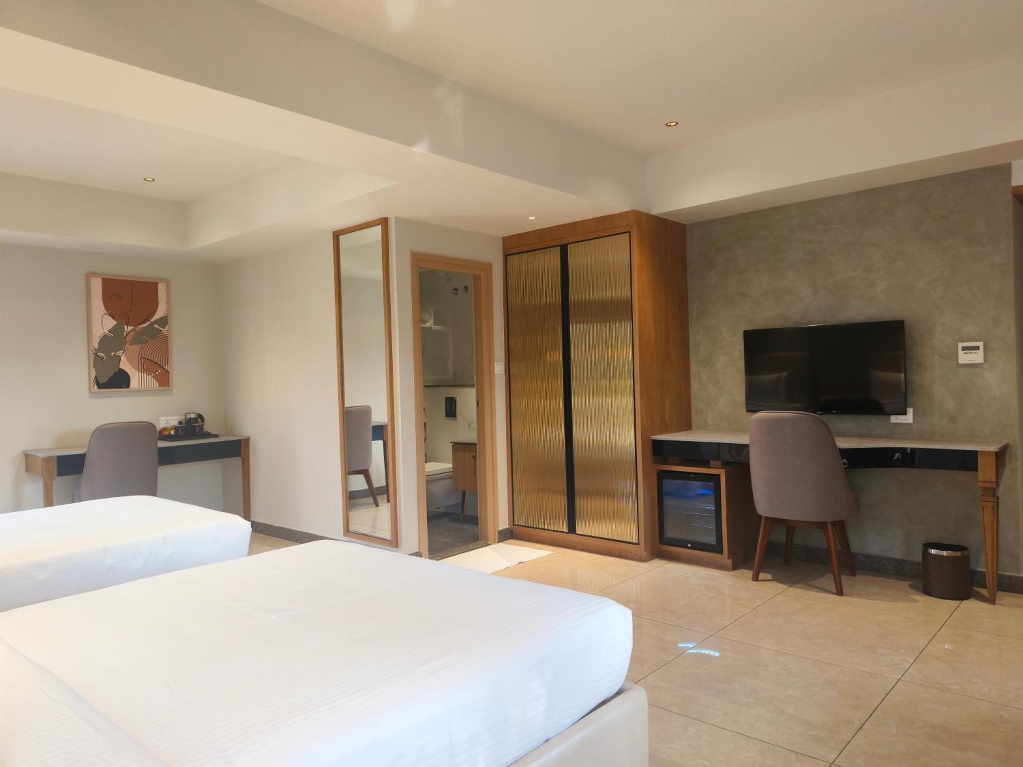 Olive Hotel Le Opera By Embassy Group Bangalore Extérieur photo