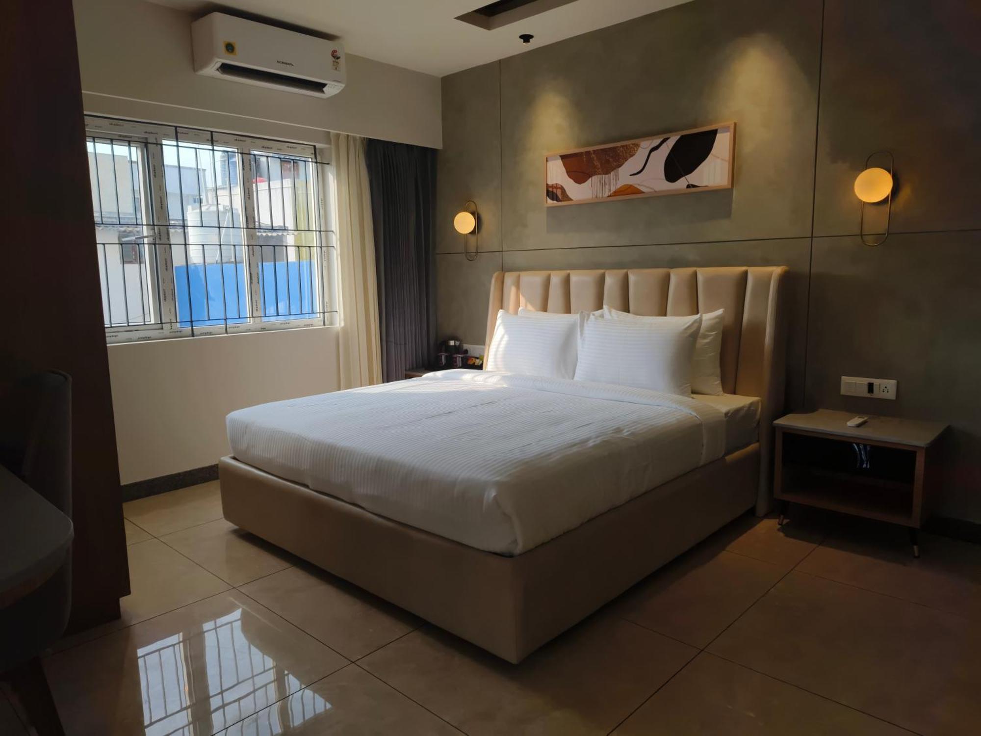 Olive Hotel Le Opera By Embassy Group Bangalore Extérieur photo