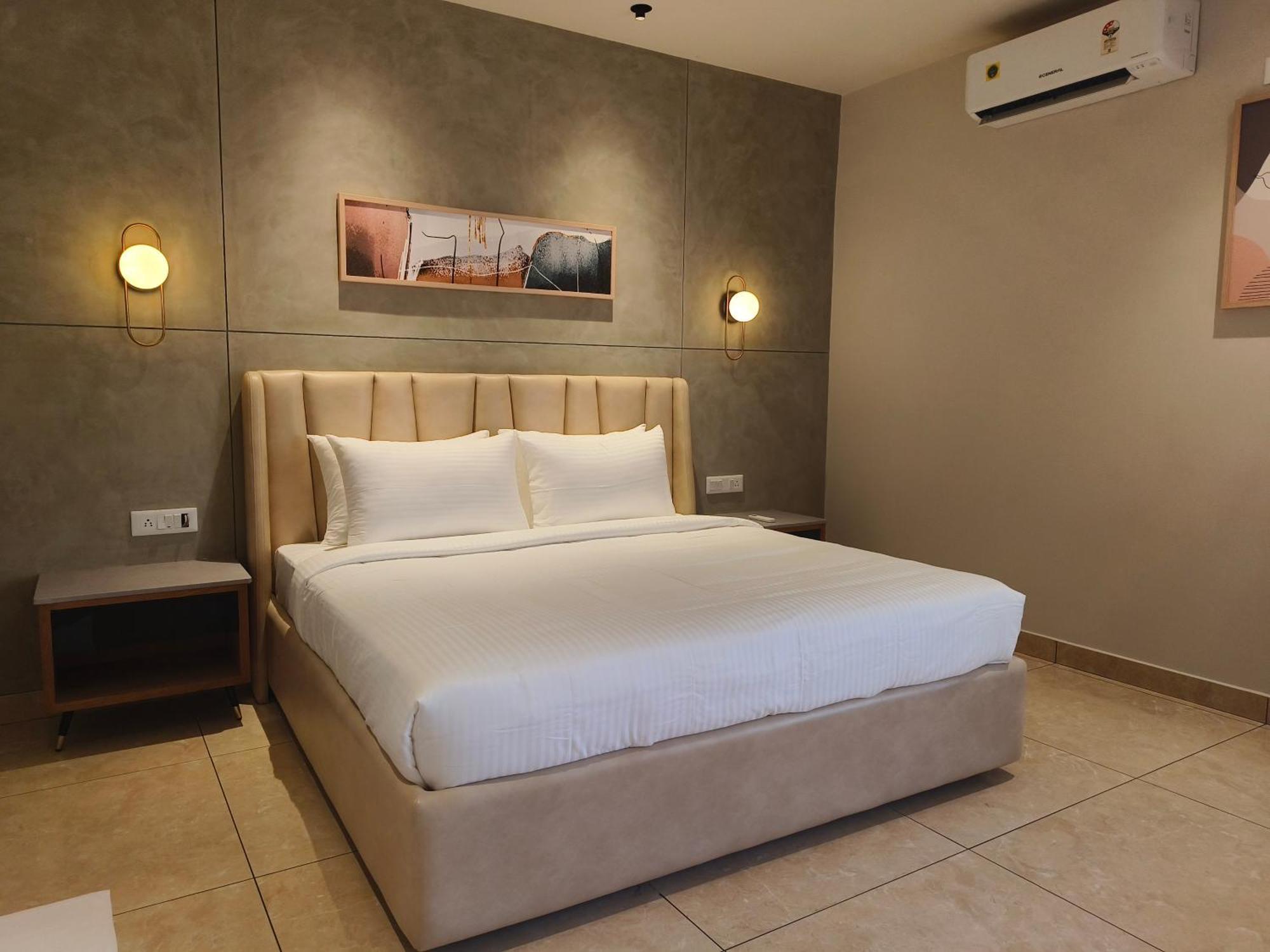 Olive Hotel Le Opera By Embassy Group Bangalore Extérieur photo