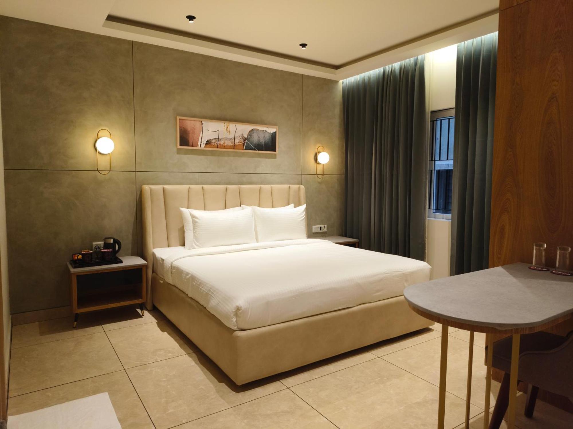 Olive Hotel Le Opera By Embassy Group Bangalore Extérieur photo