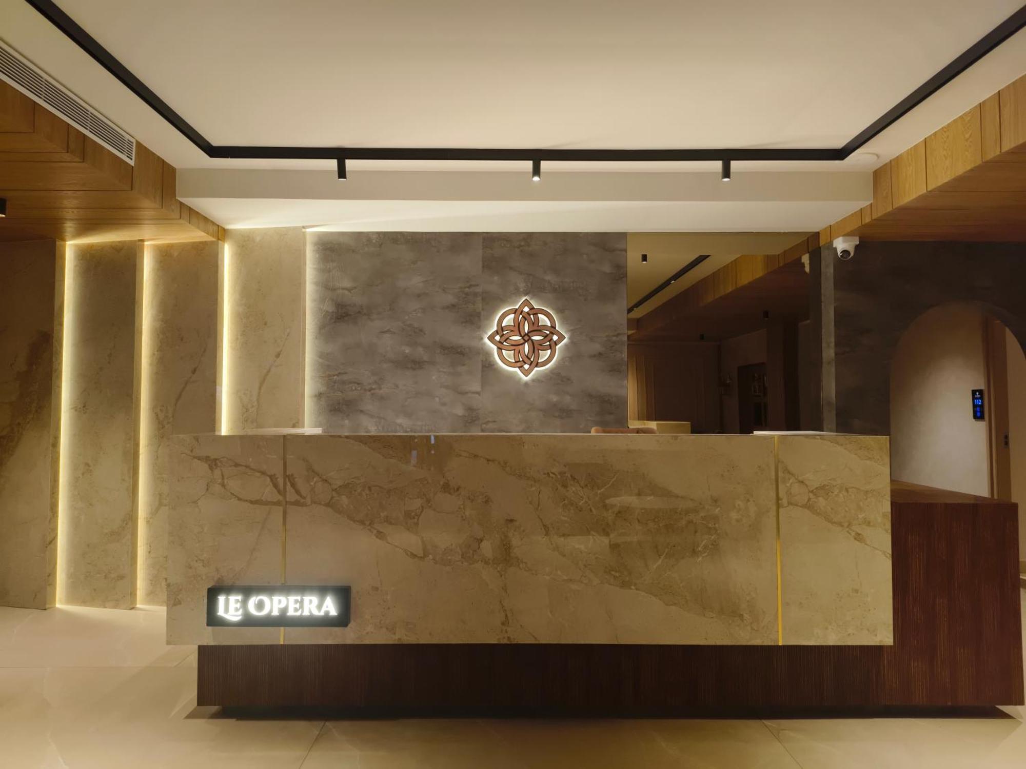 Olive Hotel Le Opera By Embassy Group Bangalore Extérieur photo