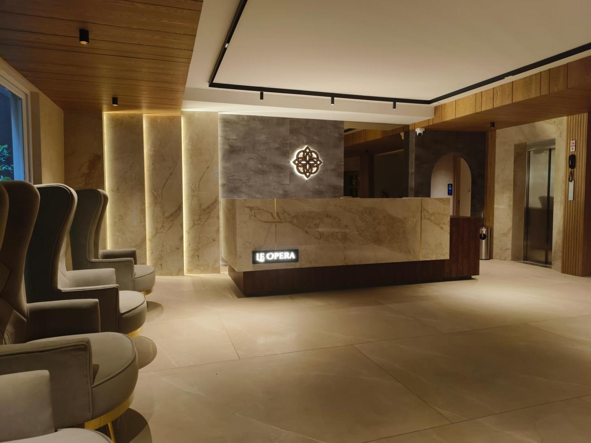 Olive Hotel Le Opera By Embassy Group Bangalore Extérieur photo